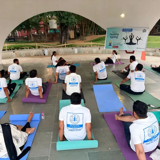 Group session in the park: prone stretches, June 2026