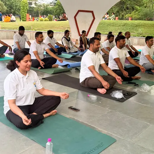 Group session in the park: seated meditation, June 2026